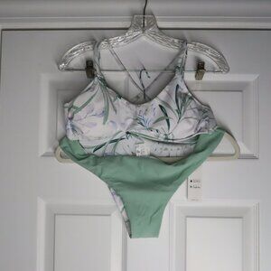 Cupshe 2 piece reversible bottom swimsuit NWT Resort Vacation Beach Tropical